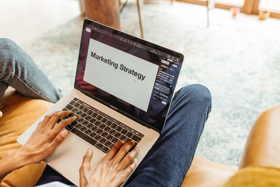 Stratégie marketing digital sur ordinateur